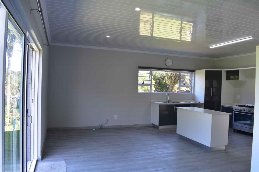 5 Bedroom Property for Sale in Kidds Beach Eastern Cape